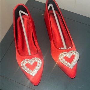 NWT Yan Hao Elegant Red Satin flats with Pearl Heart Embellishment size 37